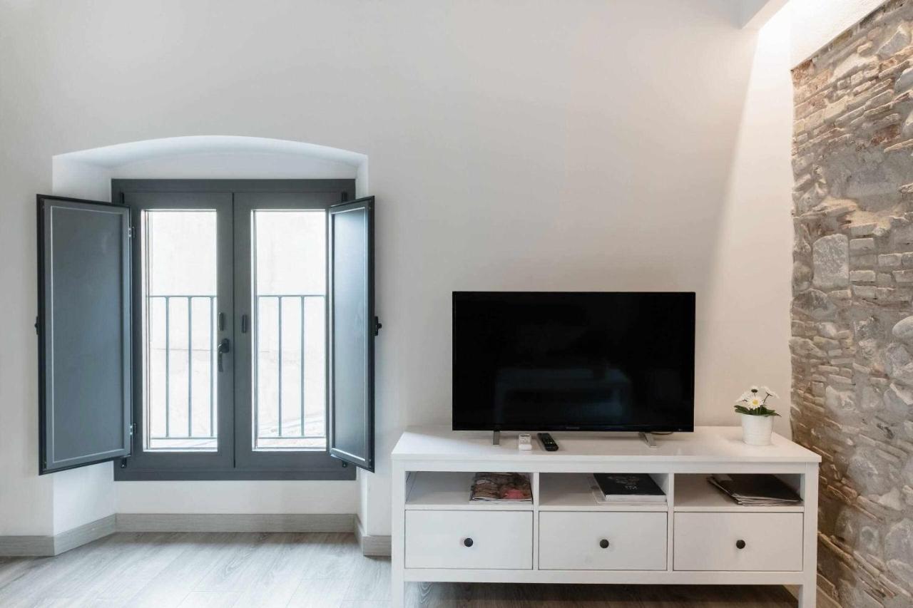 Revitalized Apartment In Historical Building Girona Exterior photo