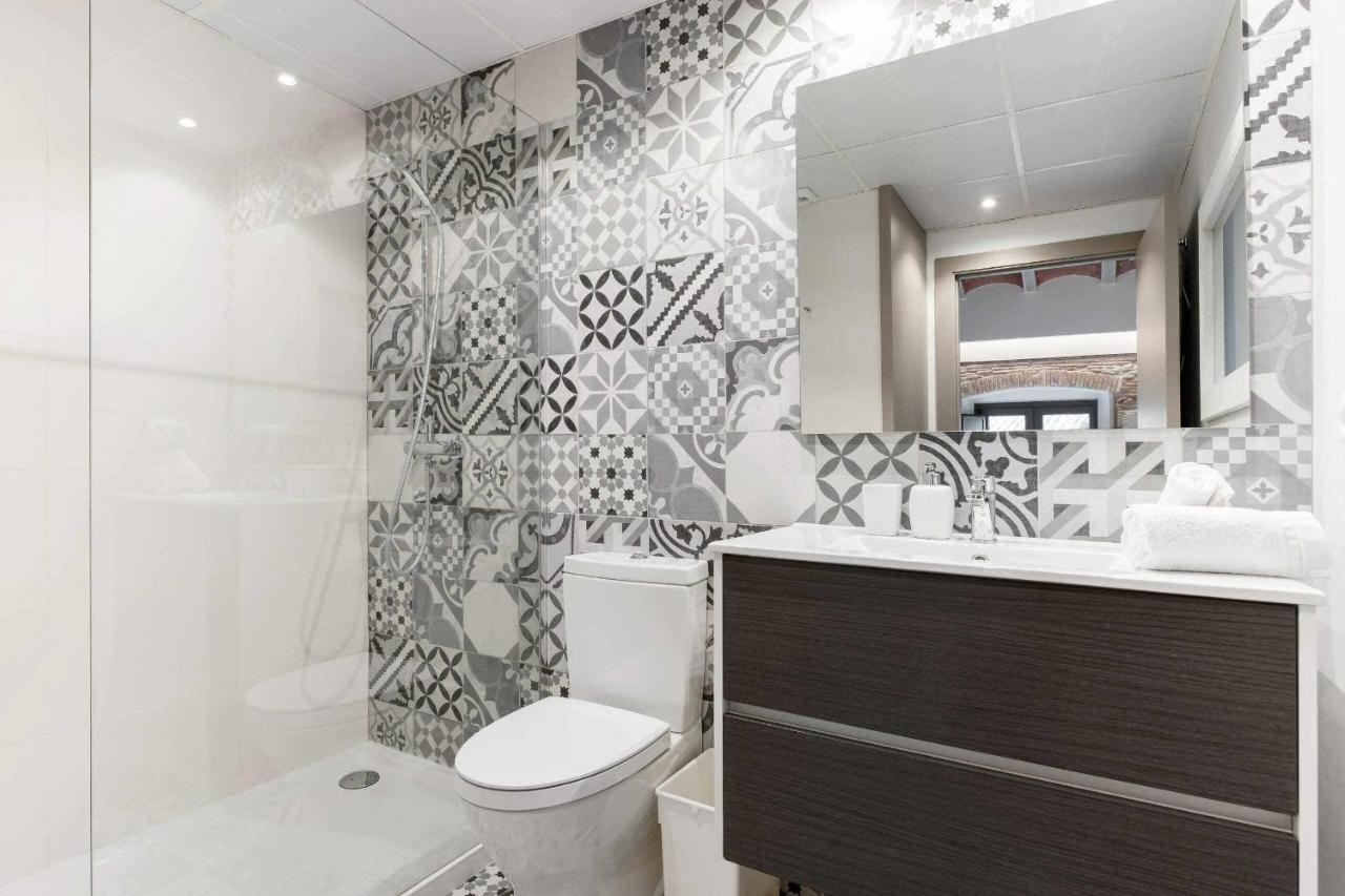 Revitalized Apartment In Historical Building Girona Exterior photo
